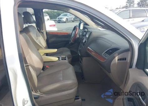 2014 Chrysler Town & Country Touring z USA, uszkodzony, nr VIN 2C4RC1BGXER225554